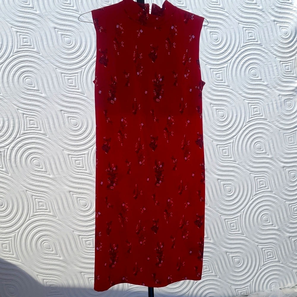 Red dress w flowers Lg